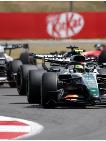 Kimi Antonelli celebra su victoria en el Sprint del Gran Premio de Gran Bretaña 2026 con Mercedes en Silverstone.