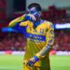 Ángel Correa durante un entrenamiento con Tigres antes de concretar su traspaso a River Plate.