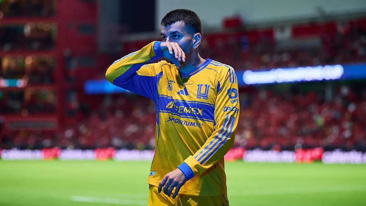 Ángel Correa, a un paso de River tras su salida de Tigres 17 Ángel Correa durante un entrenamiento con Tigres antes de concretar su traspaso a River Plate.
