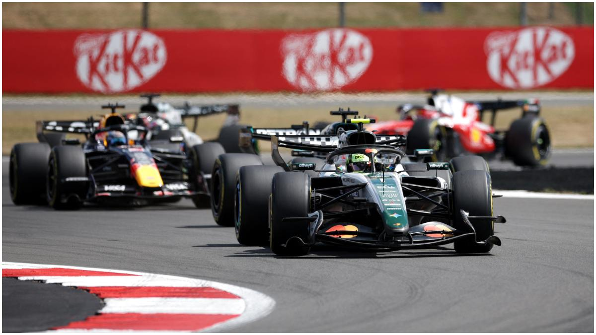 Antonelli gana el Sprint del GP de Gran Bretaña 2026 15 Kimi Antonelli celebra su victoria en el Sprint del Gran Premio de Gran Bretaña 2026 con Mercedes en Silverstone.