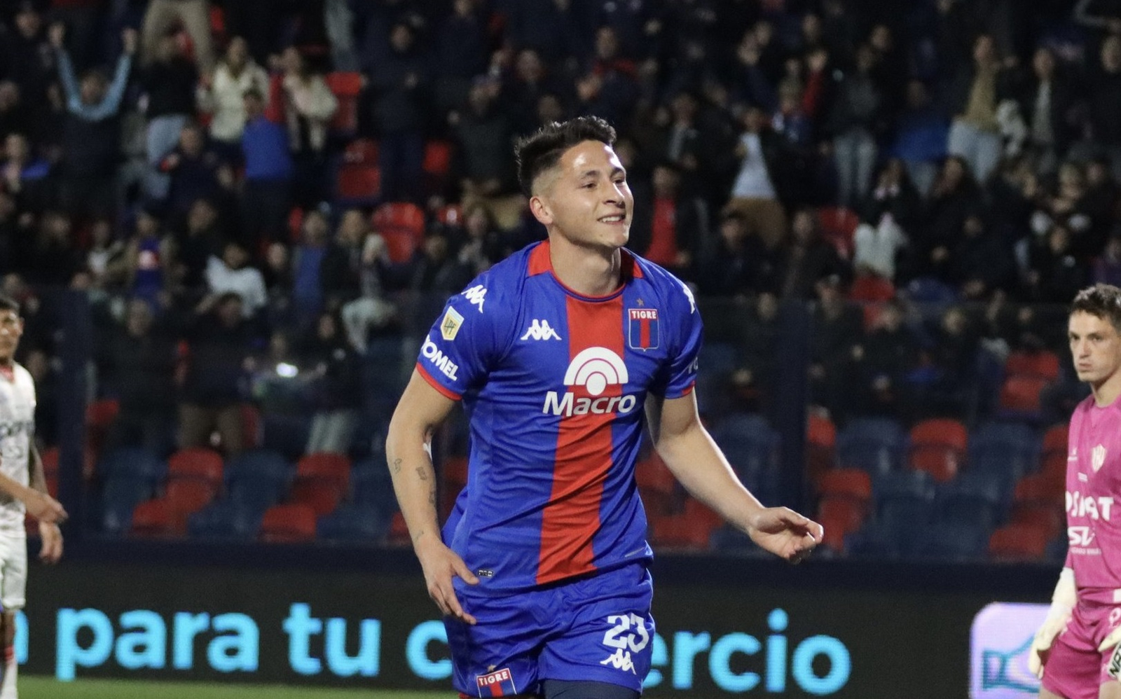 Florián Monzón es nuevo jugador del Atlas para el Apertura 2026 18 Florián Monzón, delantero argentino y nuevo refuerzo del Atlas para el torneo Apertura 2026 de la Liga MX.