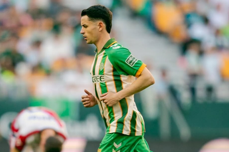Álvaro Fidalgo sigue sin debutar con Betis, pero va a la banca ante Real Madrid