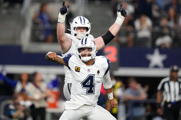 Dak Prescott hace historia con Cowboys y rompe en llanto al recordar a su madre